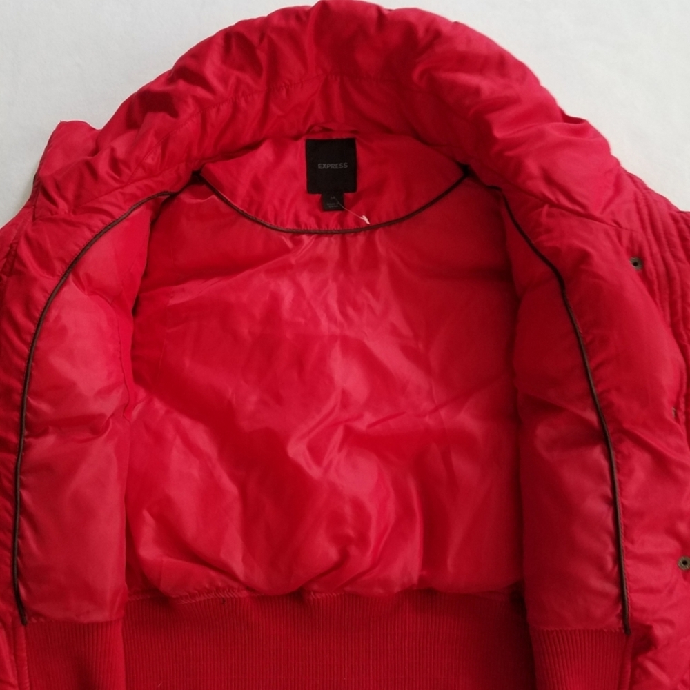 Express Red Fall / Winter Vest - Picture 3 of 4